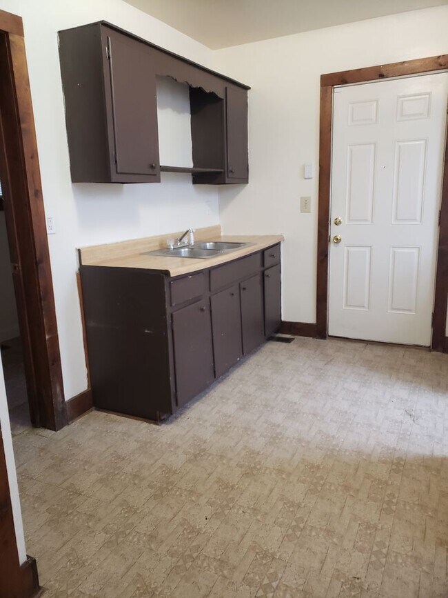 Foto del edificio - 2 BR Lower Apartment Near Downtown FTW