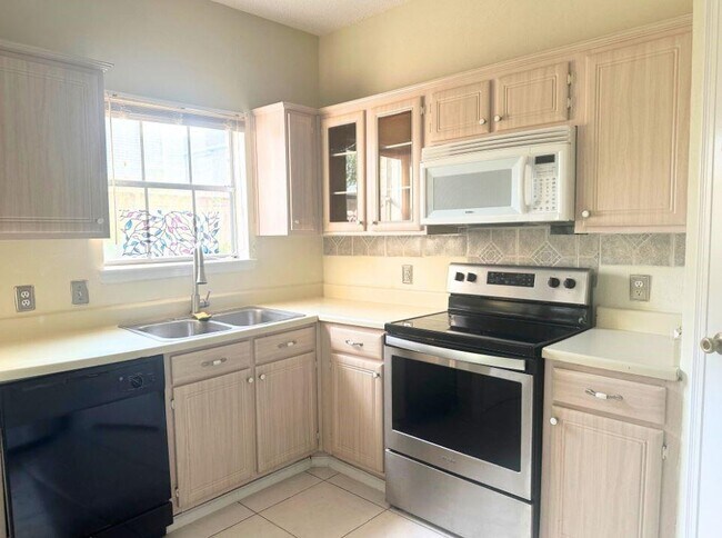 Foto del edificio - 7575 Cambridge St