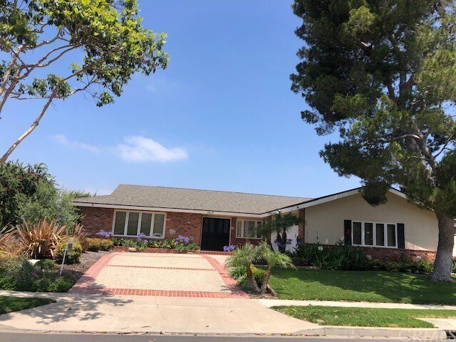 Primary Photo - 1617 Tradewinds Ln