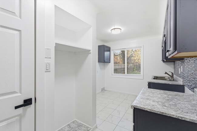 Foto del edificio - 10934 Nottingham Rd