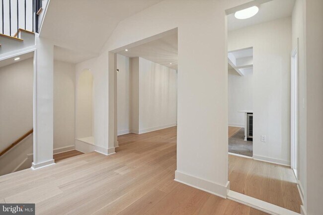 Foto del edificio - 1329 Connecticut Ave NW