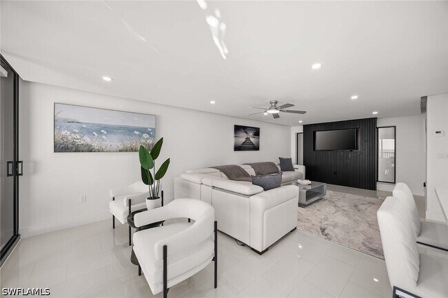Foto del edificio - 10475 Gulf Shore Dr