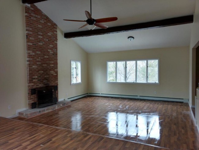 Building Photo - 173 Hilgert Pky