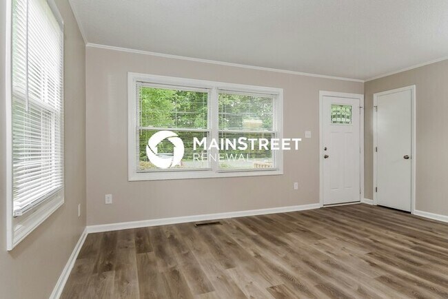 Foto del edificio - 3 Bedroom Pet-Friendly Home in GREENSBORO,...