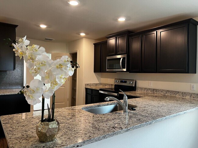 Foto del edificio - 7326 Anchor Cyn