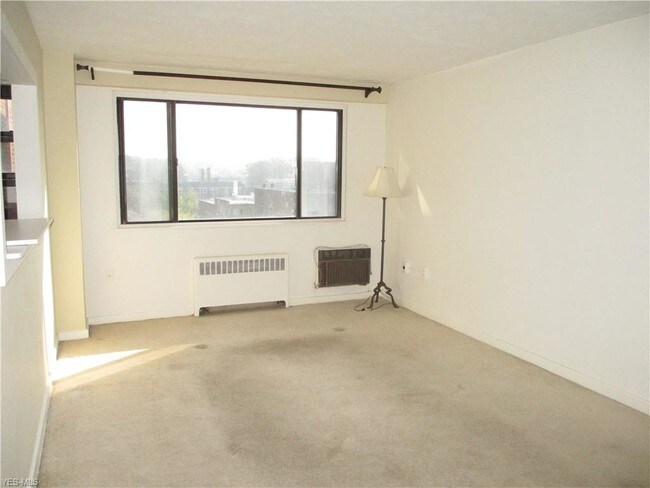 Building Photo - 11720 Edgewater Dr