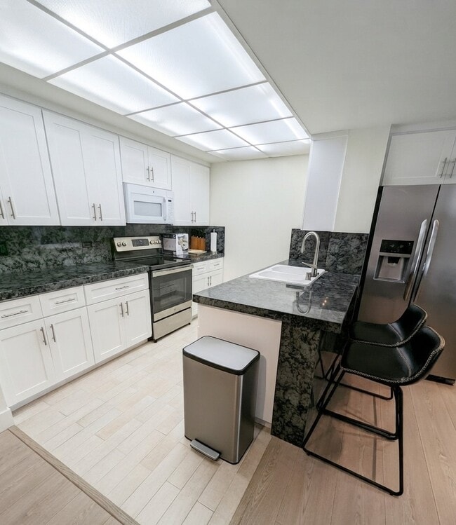 KITCHEN - 10535 Wilshire Blvd