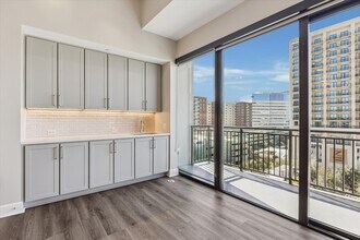 Building Photo - 9757 Katy Fwy