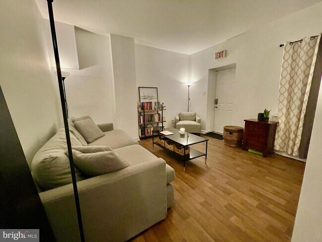 Foto del edificio - 301 N Darlington St