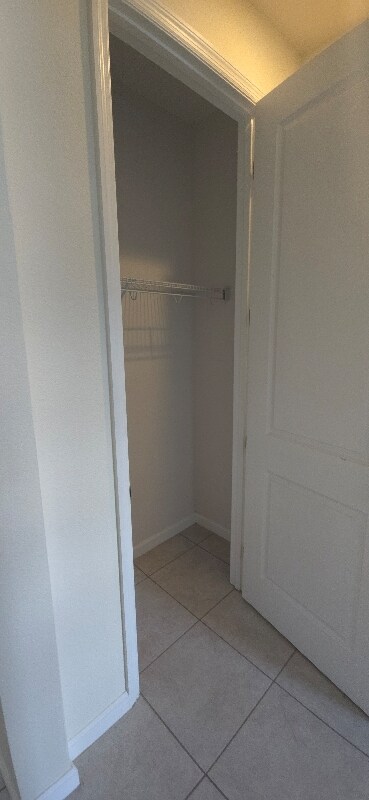 Building Photo - 5631 Western Sun Dr