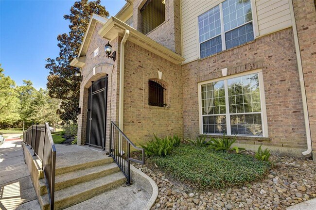 Building Photo - 6607 Lake Woodlands Dr