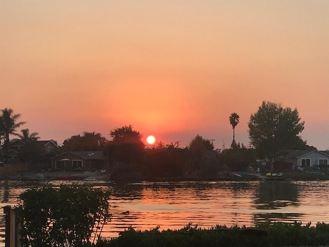 Foto del edificio - 520 Fathom Dr