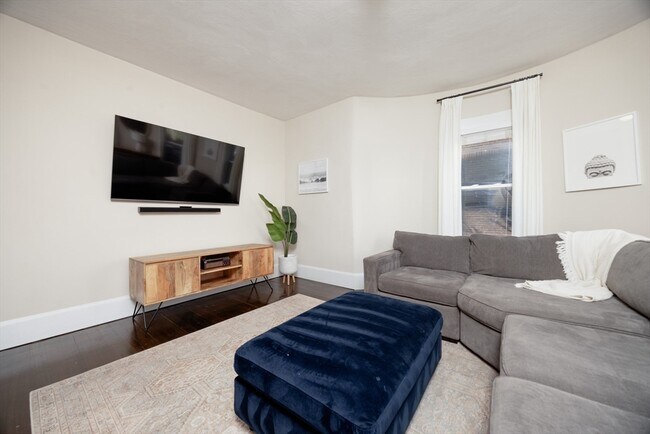 Building Photo - 65 Beaumont St