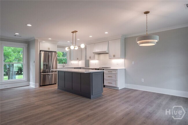 Foto del edificio - 1090 Kenway Dr