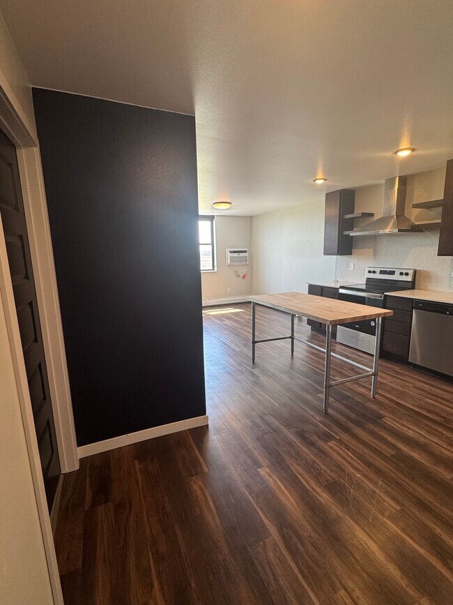 Foto del edificio - Your Next Home Awaits at Area 57 Apartments!