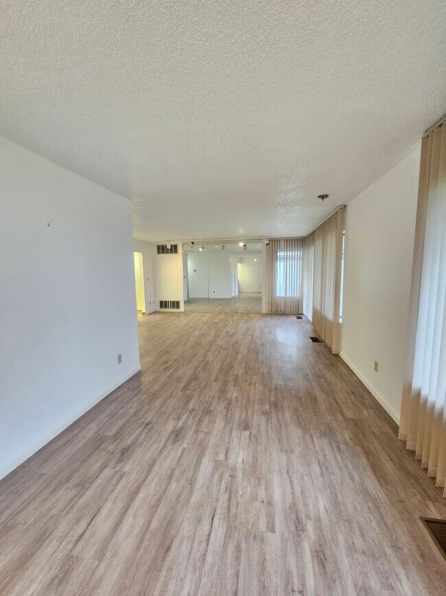 Foto del edificio - 1 Bedroom Condo on the Golf Course!