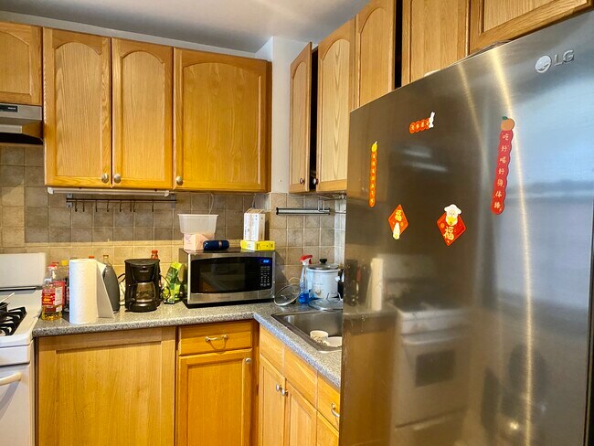 Foto del edificio - 6125 97th St