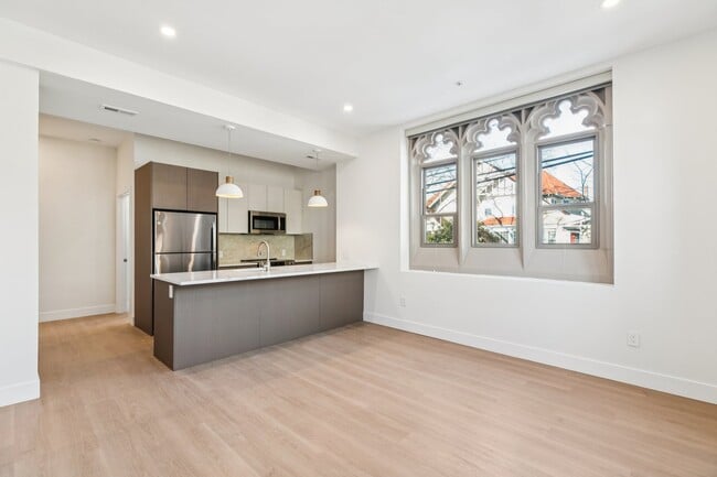 Building Photo - The Bellmere