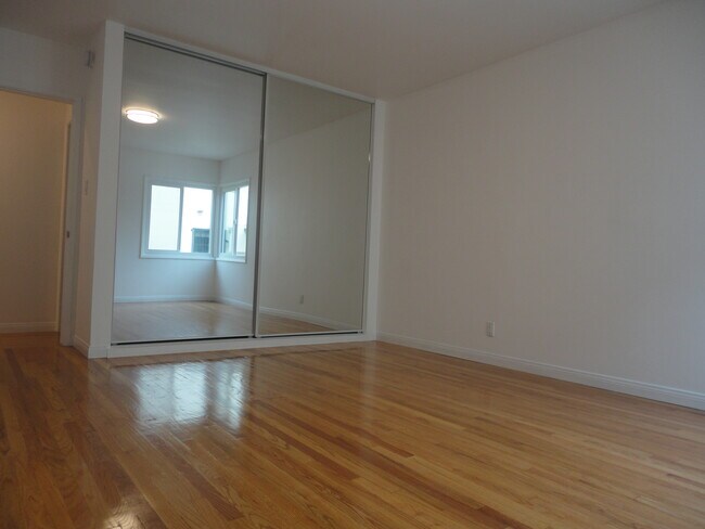 Foto del edificio - 3176 Rowena Ave