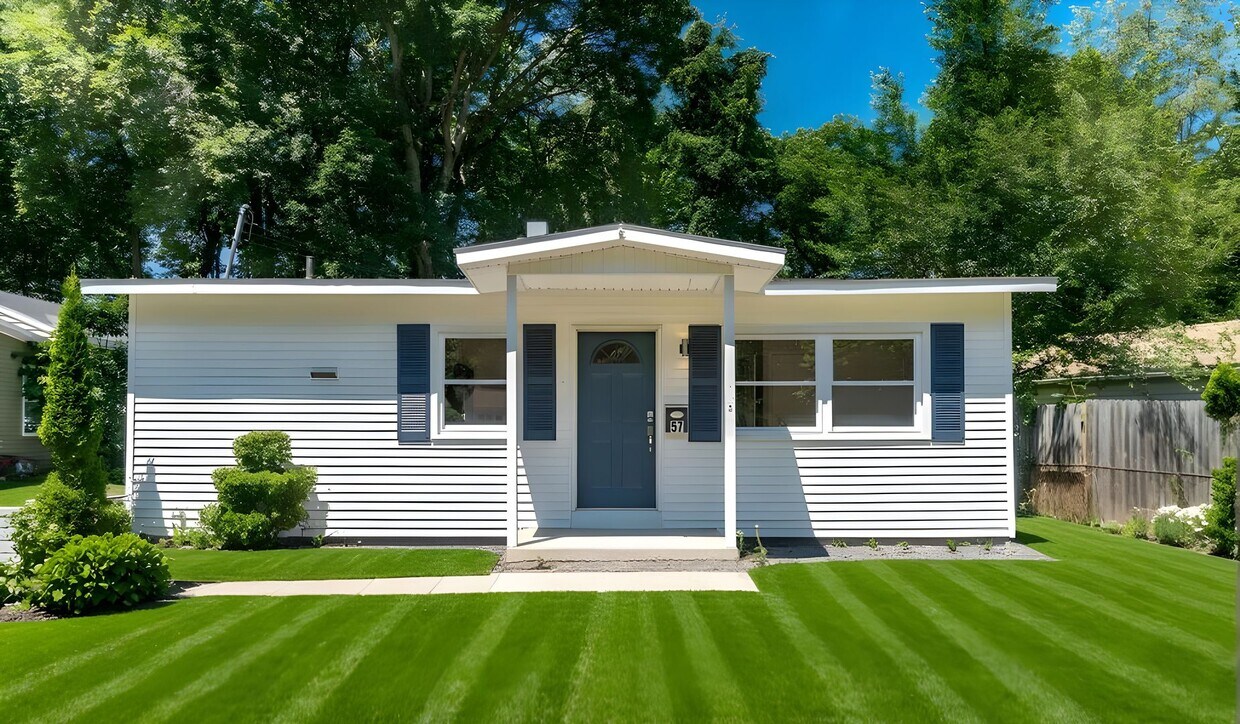 Primary Photo - Newly Renovated 3 BR - 1 BA Ranch in Latham