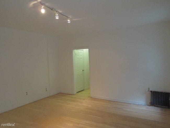 Building Photo - 537 Clinton Ave