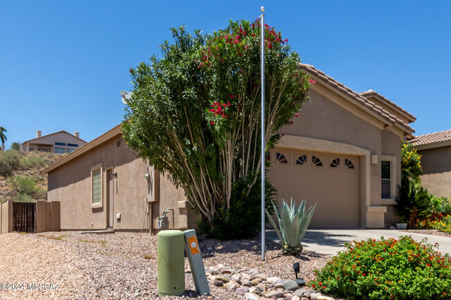 Building Photo - 60998 E Eagle Heights Dr