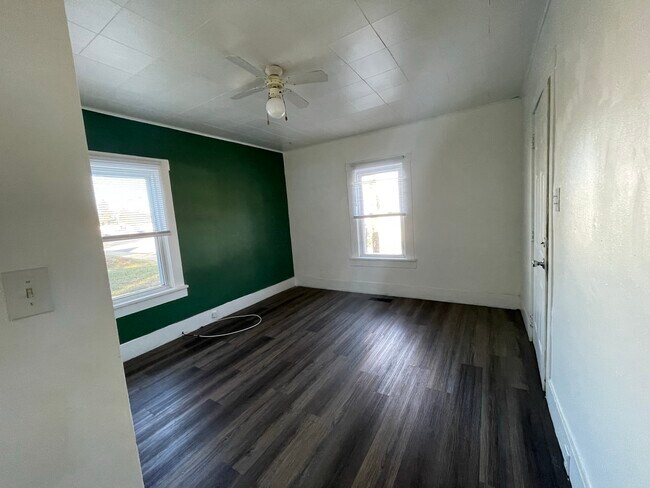 Foto del edificio - 765 S Main St