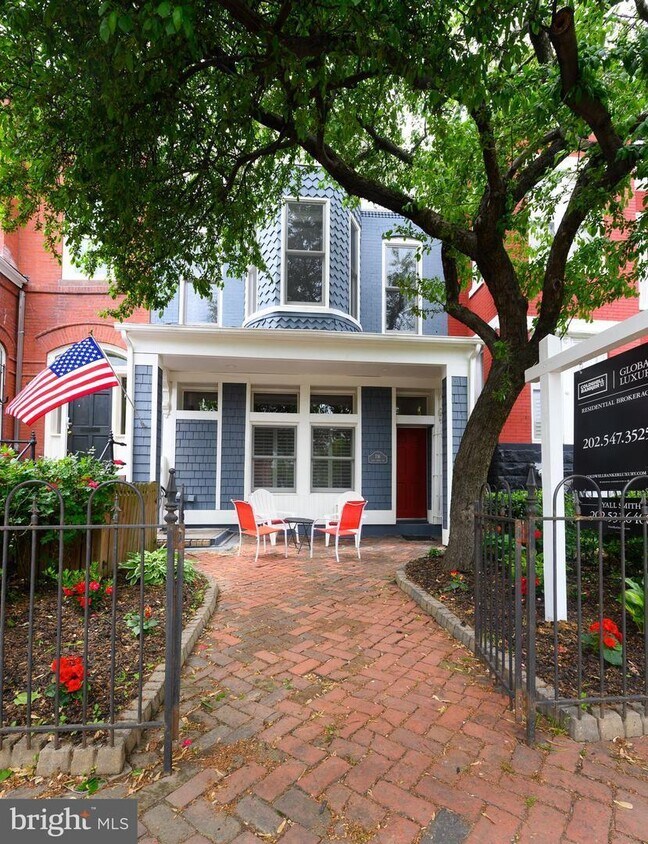 Primary Photo - 716 12th St NE