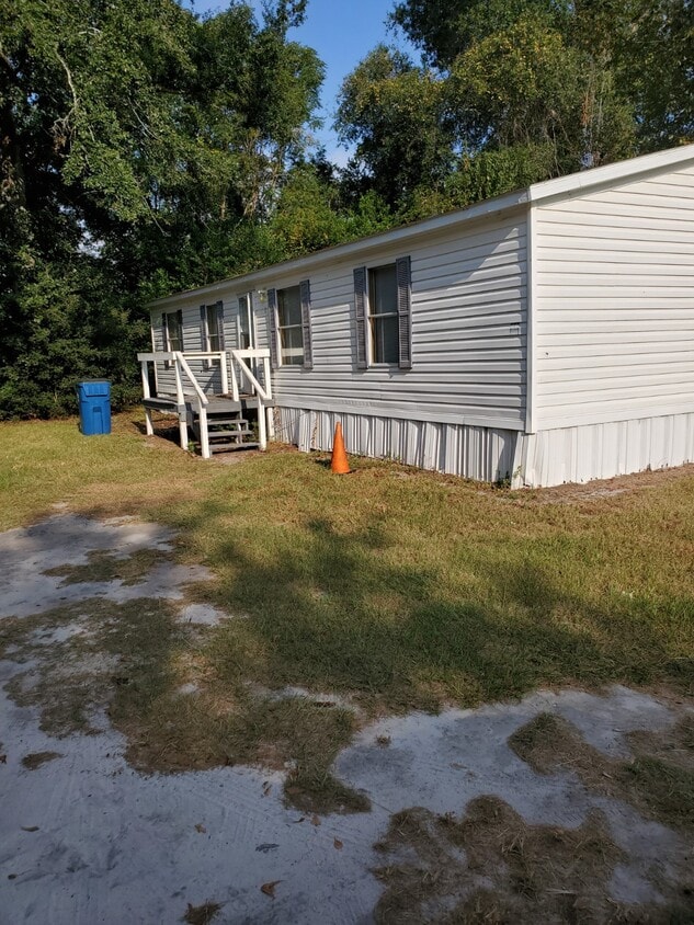 31 Cowboy Rd, Jesup, GA 31545 House Rental in Jesup, GA