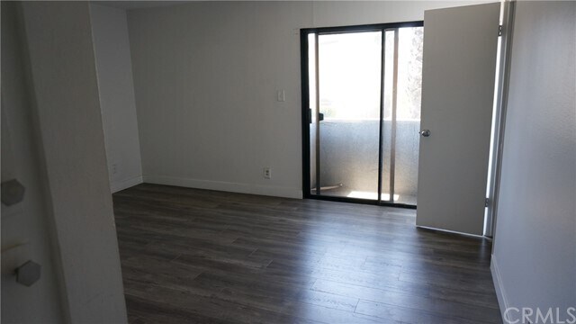 Primary Photo - 1420 N Mansfield Ave