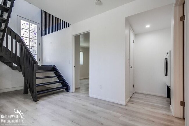 Building Photo - Newly Renovated 2Bdm 1Ba Apartment ADU Loc...