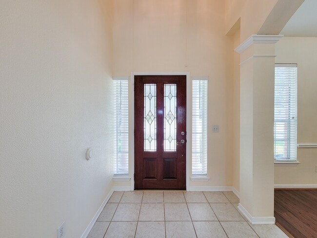 Building Photo - 11147 Carriage Lake Dr