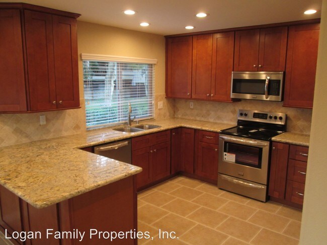 Building Photo - 4 br, 2.5 bath House - 9788 Caminito Doha