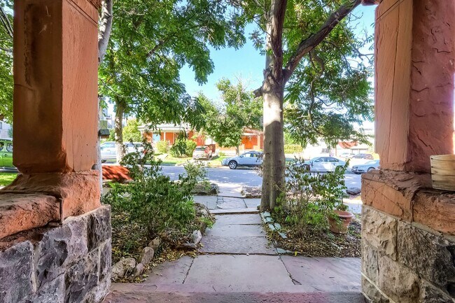 Building Photo - Unique 2BR Downtown Brick Rental – Bonus S...