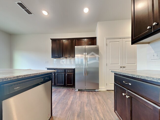 Foto del edificio - 845 Headland Wy