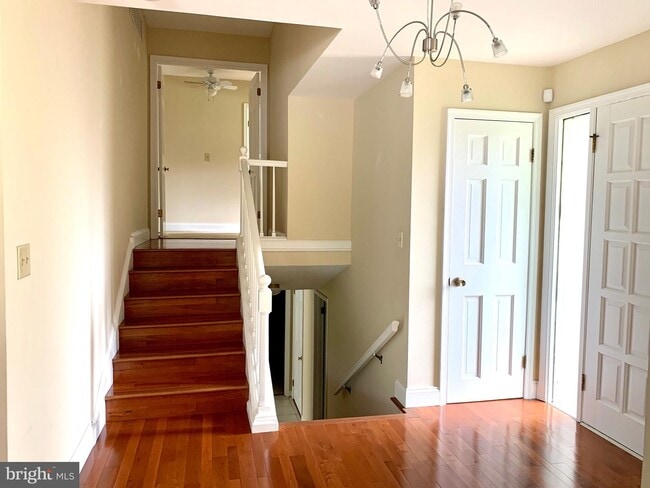 Building Photo - 74 Tarragon Ln