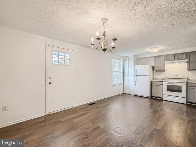 Foto del edificio - 9730 Red Clover Ct