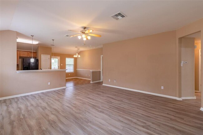 Foto del edificio - 2100 Cambria Dr