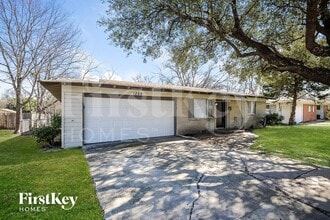 Building Photo - 1029 Usher St