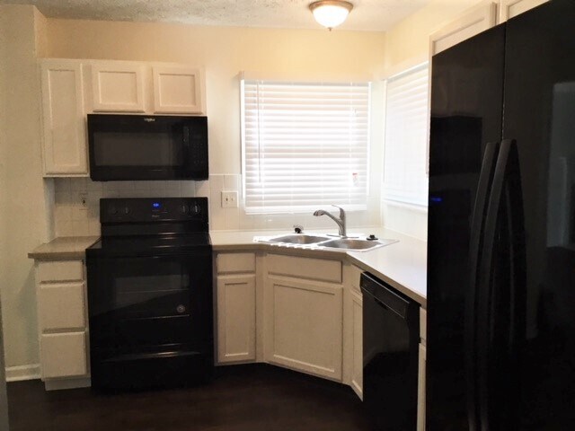 Foto del edificio - 7180 Sweet Meadow Dr