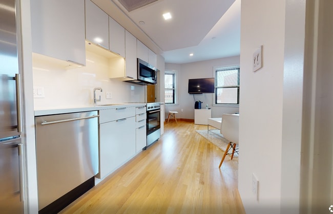 Building Photo - 8 Story St