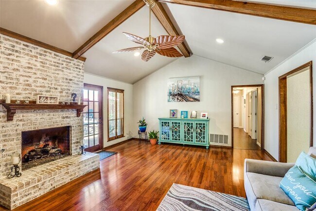 Foto del edificio - 2307 Castle Rock Rd