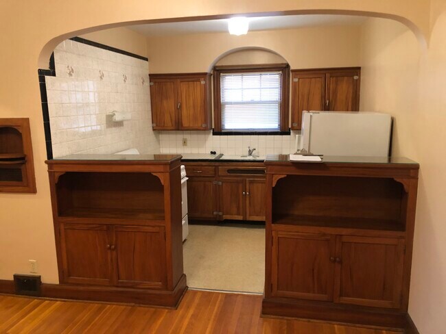 DR /Kitchen - 2419 Boulevard Napoleon