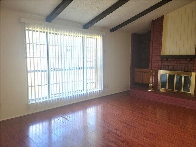 Foto del edificio - 10531 Town Square Rd