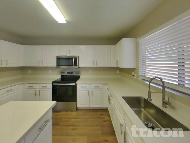 Foto del edificio - 2645 S 63rd Ln