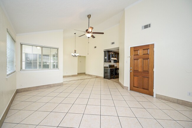 Foto del edificio - 12718 Monaco Rd