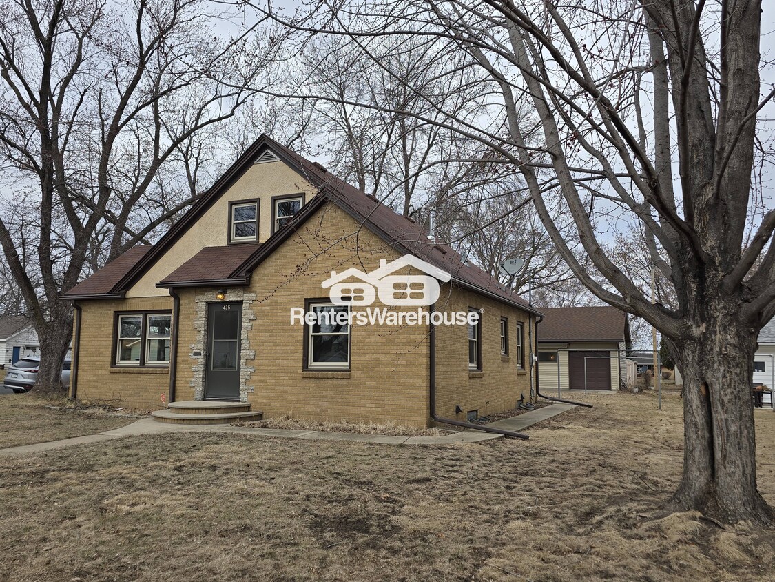 Foto principal - 435 5th Ave W