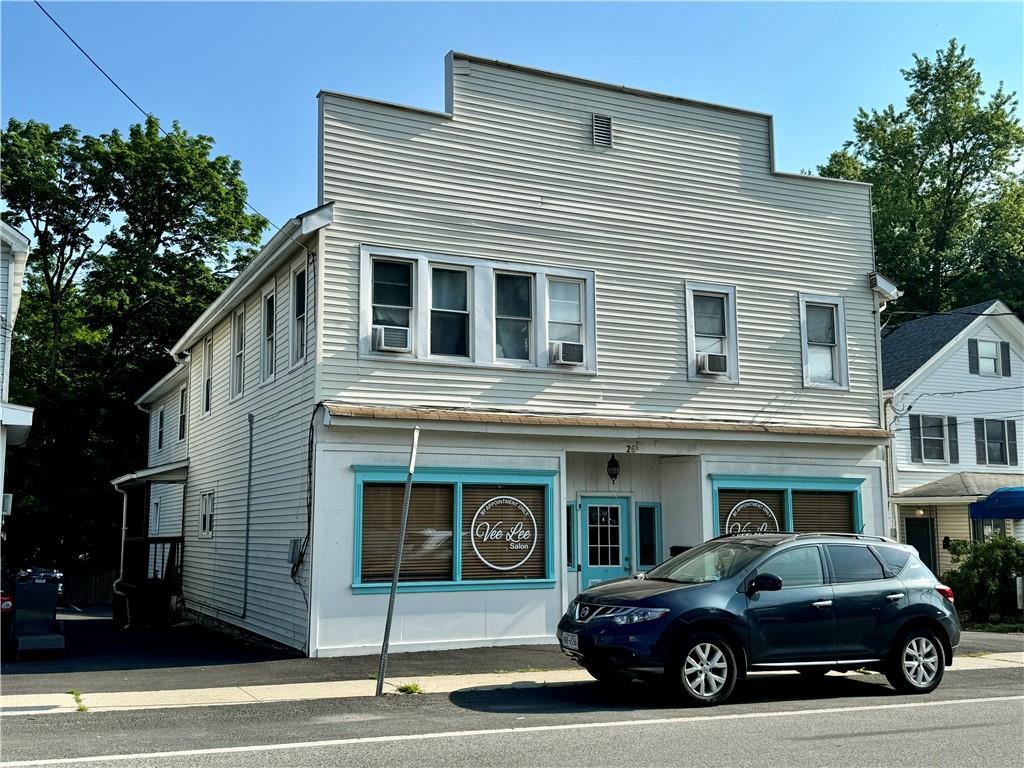Foto principal - 26 E Main St