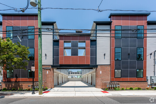 Building Photo - The 606