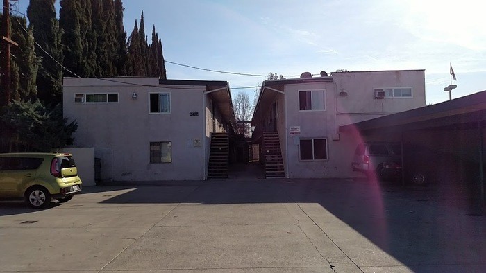 Primary Photo - 3432 La Madera Ave